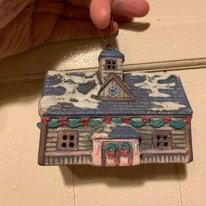 Lionel Vintage Village Train Depot 4" Holiday Winter Christmas - vintage!